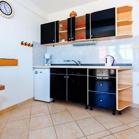 With A Parking Space - 15497