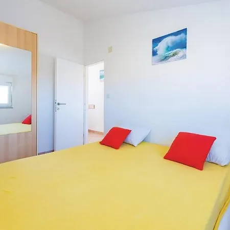 With A Parking Space - 15497