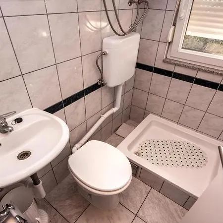 With A Parking Space - 15497 *