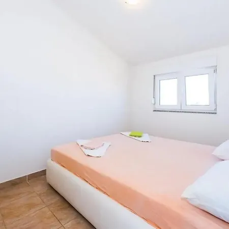 Appartement With A Parking Space Rogoznica - 15497