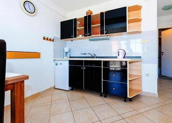 With A Parking Space - 15497