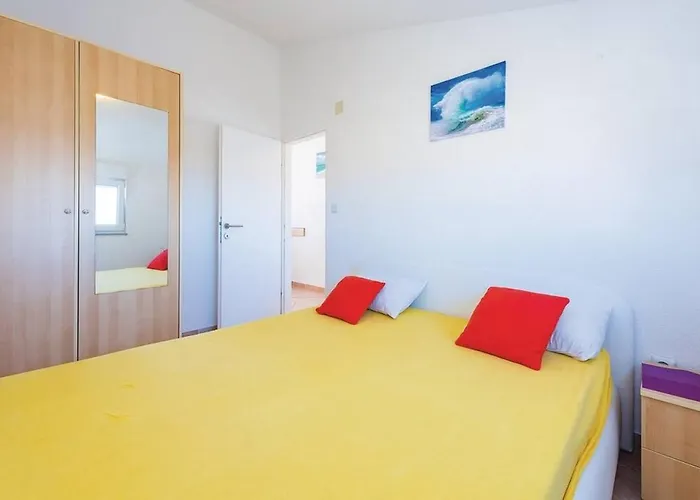 With A Parking Space - 15497