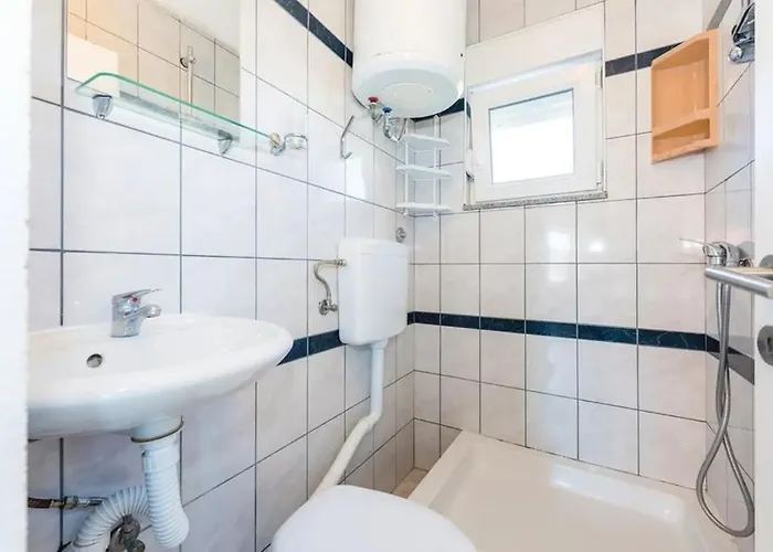 With A Parking Space - 15497 Daire