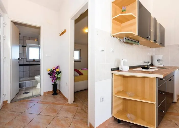 With A Parking Space - 15497 Rogoznica (Sibenik-Knin)