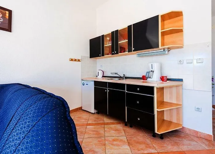 With A Parking Space - 15497 *